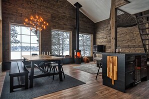 Interior - Exclusive Arctic Hideaway (Kåbdalis)