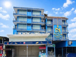 Exterior - Spacious Ground Floor Suite with Shared Pool (Tambon Patong)