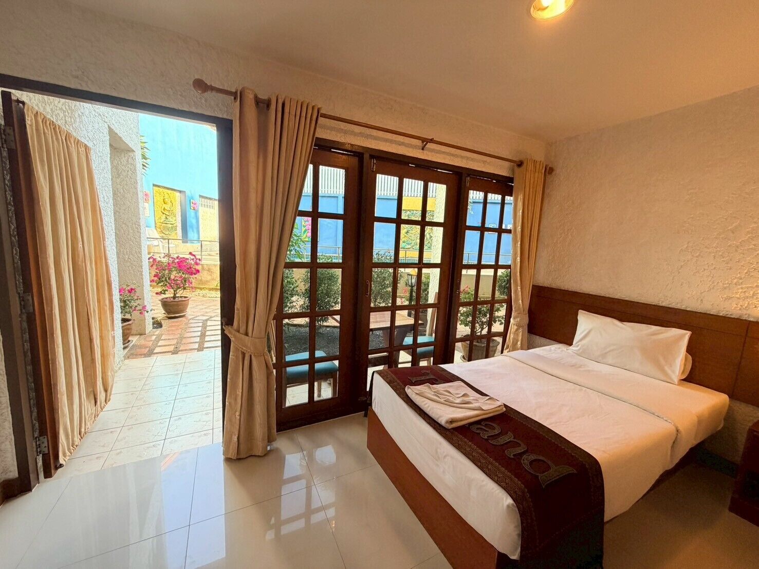 1 bedroom, Internet, bed sheets, wheelchair access