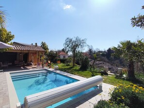 Outdoor pool - Provençal villa, swimming pool and wooded garden in a quiet location (Vence)