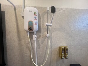 Hand-held showerhead - Urban Capsule by Faradale (Kuching)