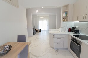Fridge, oven, stovetop, coffee/tea maker - Deon Apartment by RentalsPro - Nea Plagia Halkidiki (Nea Plagia)