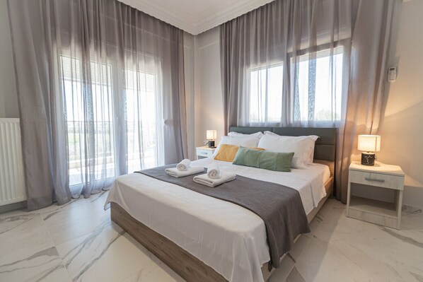 2 bedrooms, iron/ironing board, WiFi