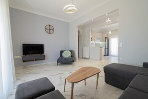 TV - Deon Apartment by RentalsPro - Nea Plagia Halkidiki (Nea Plagia)