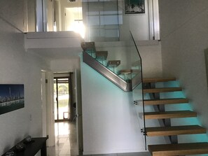 Interior - Luxurious Broadbeach Waters House with heated Pool and spa (Broadbeach Waters)