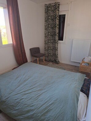 Room - Vrbo Property (La Teste-de-Buch)
