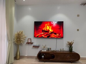 Interior - Luxurious 1 BR Apt in quaint Kampala with power backup. (Kampala)