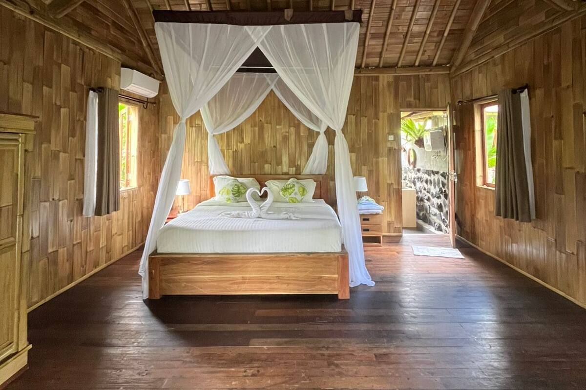 Bamboo Bungalow with Private Pool | Màn/rèm cản sáng, truy cập Internet không dây miễn phí 