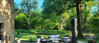 Prestigious mill in the heart of the vineyards with 16m swimming pool and private pond.