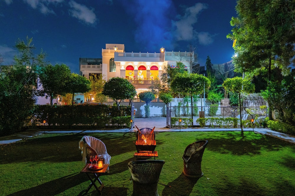 Bassi House 4-BHK Villa with Garden