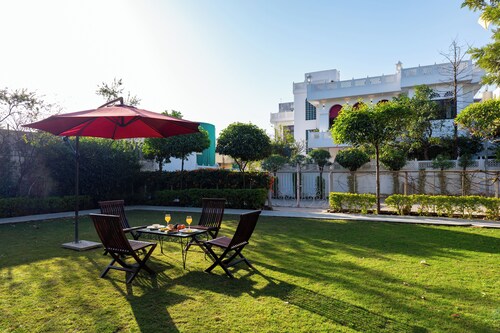 Bassi House 4-BHK Villa with Garden