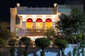 Ngoại thất