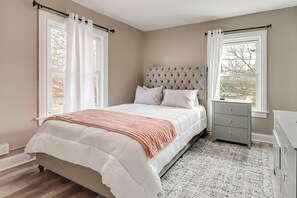 3 bedrooms, iron/ironing board, Internet, bed sheets