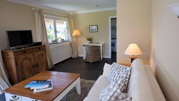 Fernseher, DVD-Player, Stereoanlage