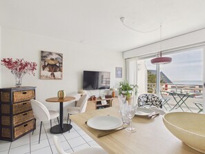 Dining - Superb apartment for 2 with sea view (Saint-Gilles-Croix-de-Vie)