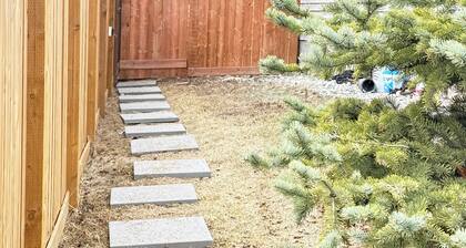 Comfort Arena! 10 min from Edmonton international Airport