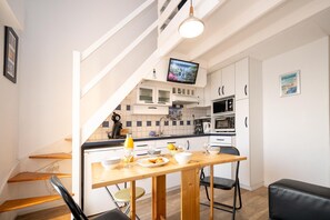 Dining - Stunning sea view for 2 adults / 2 children (Les Sables-d´Olonne)