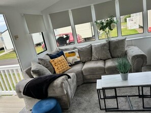 Living area - Hopton Holiday Village - Holiday Accommodation 12171 (Great Yarmouth)