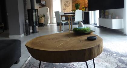 Comfortable vacation apartment with jacuzzi, near a quiet forest, 5 minutes from the castle