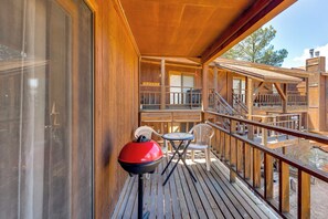 Outdoor dining - Steps to the New Angel Express Lift! Fun Condo (Angel Fire)