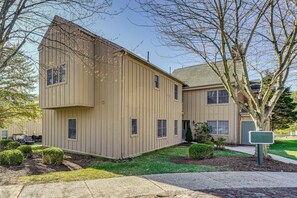 Exterior - Pool Access! Amazing Mtn Retreat in Mercersburg (Mercersburg)