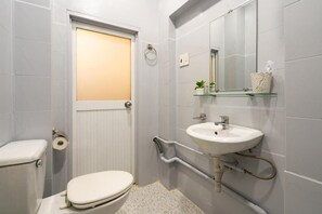 Monolocale Classic, balcone, vista città | Bagno