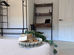 Room - Stylish Georgian 2BR, St Paul’s Square | Jewellery Quarter | Walk to City Centre (Birmingham)