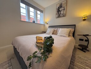 2 bedrooms, Internet, bed sheets - Stylish Georgian 2BR, St Paul’s Square | Jewellery Quarter | Walk to City Centre (Birmingham)