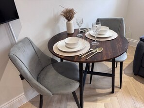 Dining - Stylish Georgian 2BR, St Paul’s Square | Jewellery Quarter | Walk to City Centre (Birmingham)