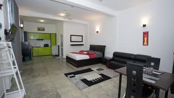 Deluxe-Studio, Balkon