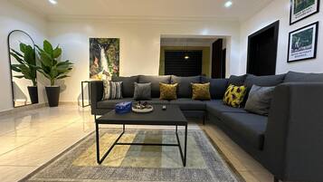 Deluxe Apartment, Balcony, City View | Interior