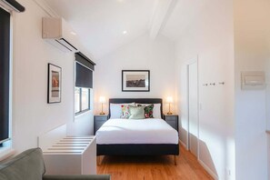 Room - Elsie Cabin | Saumarez Homestead (Armidale Regional Council)