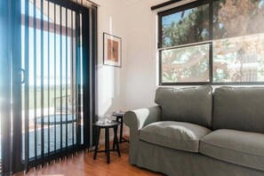 Living area - Elsie Cabin | Saumarez Homestead (Armidale Regional Council)