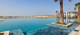 Stylish 2BR w/ Balcony | Yas Golf Collection