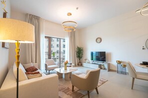 Living area - Stylish 2BR w/ Balcony | Yas Golf Collection (Abu Dhabi)