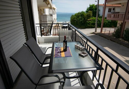 Filrose Sea View Apartment by RentalsPro