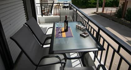Filrose Sea View Apartment by RentalsPro