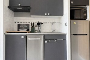 Kühlschrank, Mikrowelle, Geschirrspüler