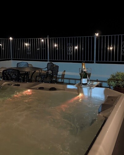 Luxury Country Farmhouse with Hot Tub & Stunning Views near Ardee