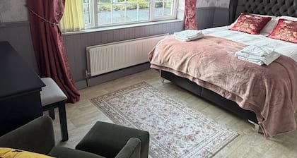 Luxury Country Farmhouse with Hot Tub & Stunning Views near Ardee