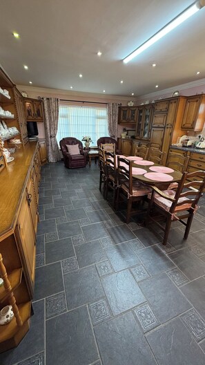 Dining - Charming 4-bedroom farmhouse in delightful LH perfect for relaxing getaway (LH)