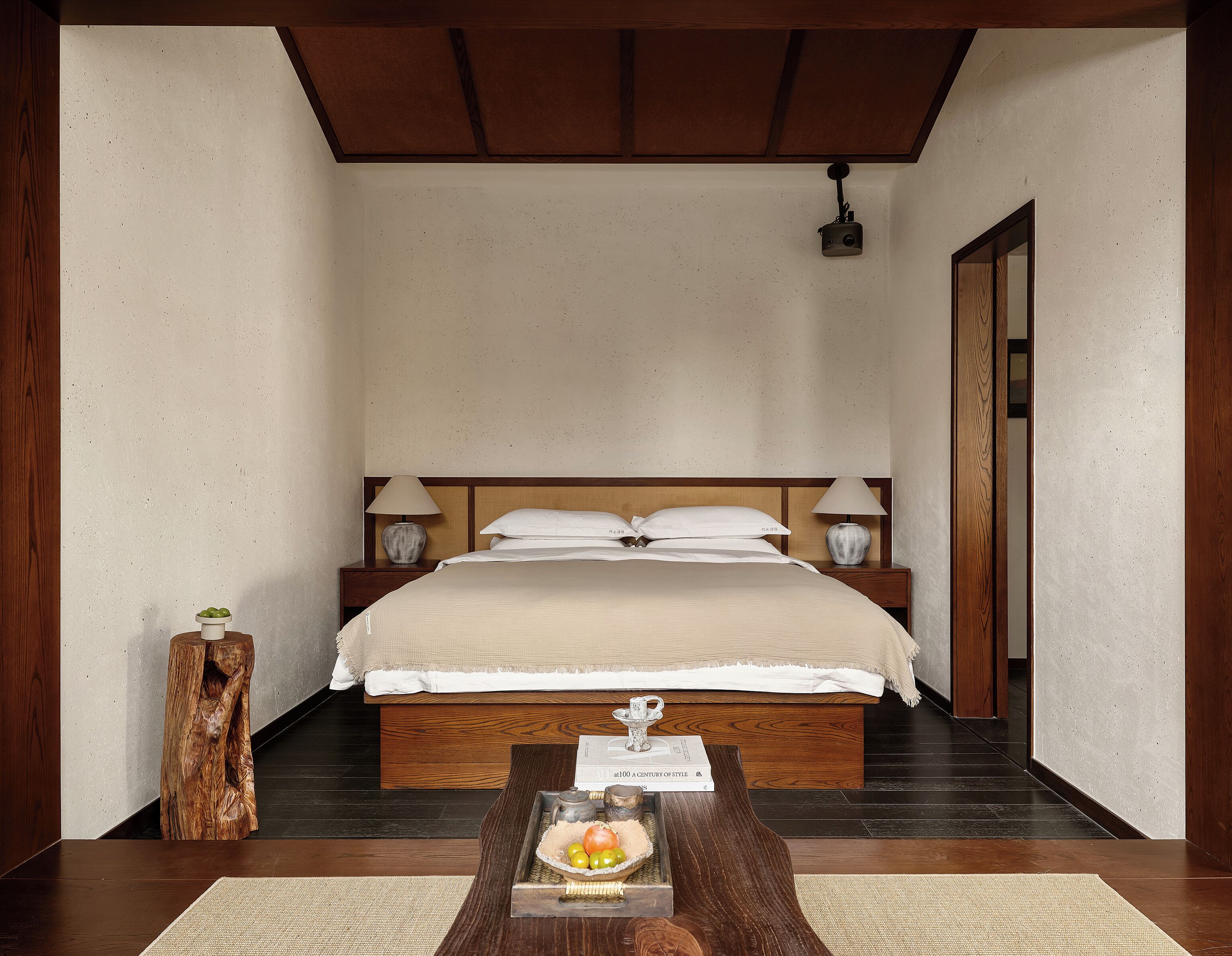 Superior Double Room, 1 King Bed, Private Bathroom, Courtyard View