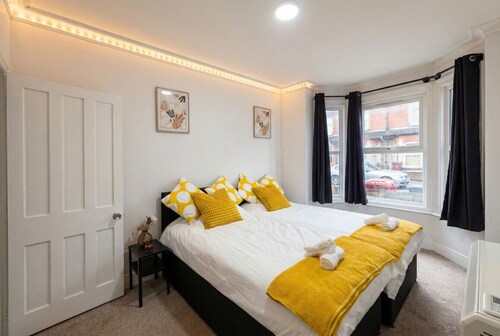 Equipped with parking, fast Wi-Fi and long-stay discounts