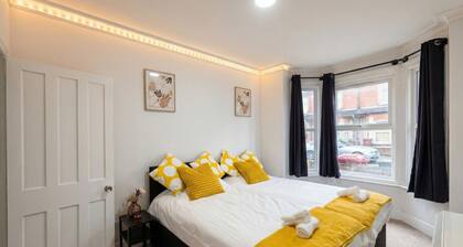 Equipped with parking, fast Wi-Fi and long-stay discounts