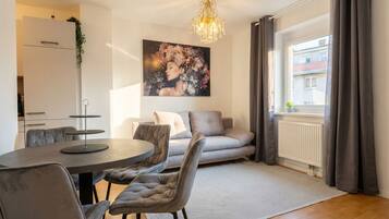 Basic Apartment | Living area