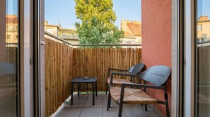 Căn hộ cơ bản | Quang cảnh từ phòng