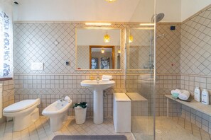 스위트, 파티오 | 욕실