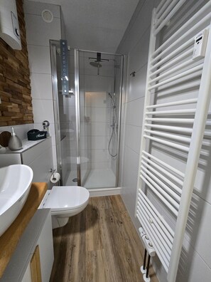Bathroom - Vrbo Property (Großenbrode)