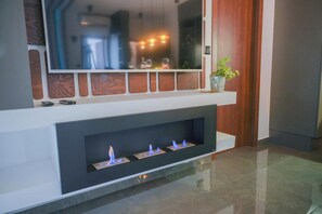 Interior - Modern Apartment With Balcony in the Center (Drnis)