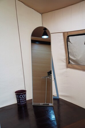 Habitación doble, vista a la ciudad | Interior